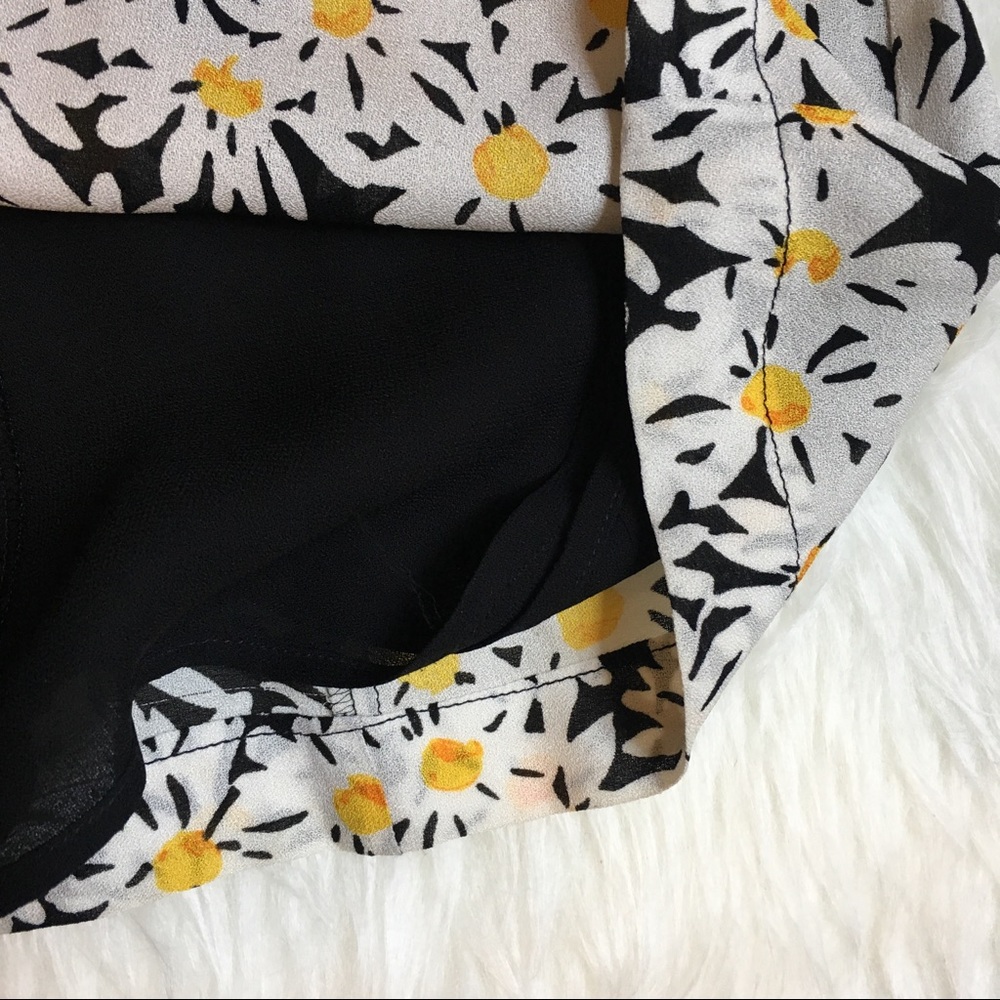 ✔️SOLD✔️Moschino Cheap and Chic Daisy Dress - Picture 3 of 8